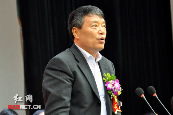 国土资源部部长、党组书记、国家土地总督察、大赛组委会主任徐绍史宣布决赛开幕