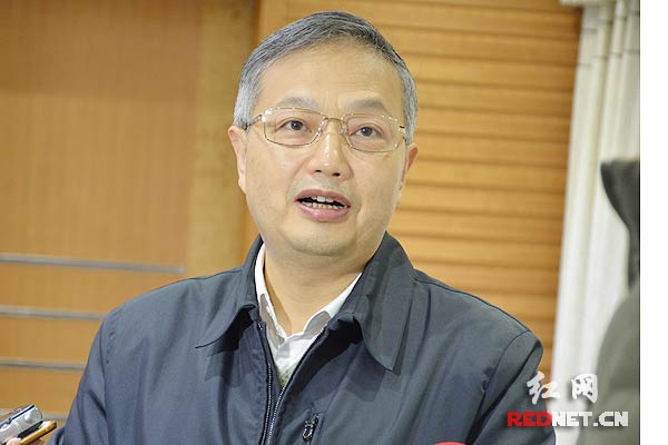 省教育厅党组书记、厅长,省委教育工委书记王柯敏。