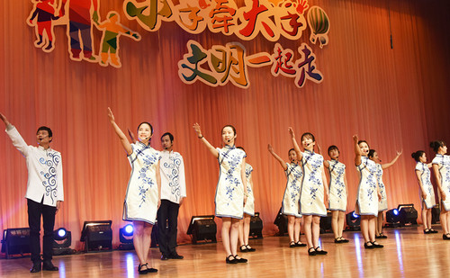 14.区教育局机关、丹洲乡中心小学诗朗诵《我们为武陵文明代言》 14.区教育局机关、丹洲乡中心小学诗朗诵《我们为武陵文明代言》