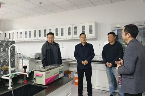 我校开展实验室、危化品仓库专项安全检查