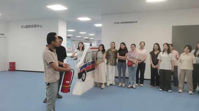 益阳医专开展实验室工作人员消防实操培训