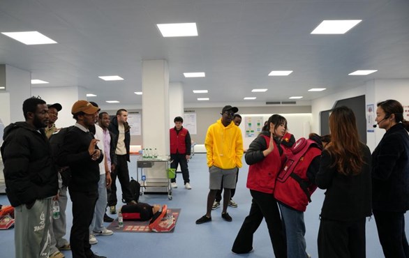 语言作舟，赋能国际交流　 