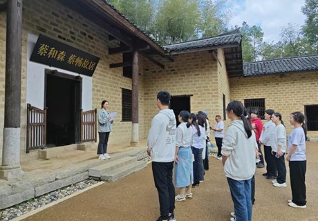 讲好民族团结故事 传播民族团结声音