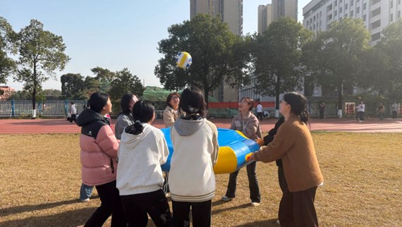 逐梦社区|逐梦社区联合“逐梦·绽放”辅导员工作室开展“凝心聚力，携手同行”心理团辅素质拓展活动