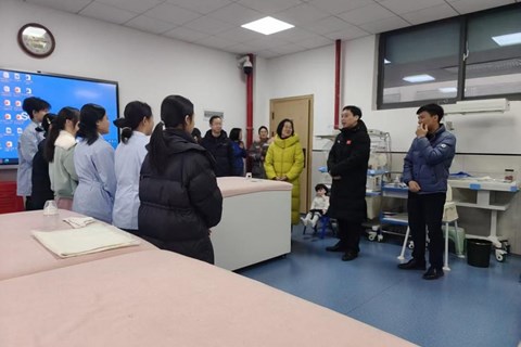 校领导为“楚怡杯”技能竞赛师生加油鼓劲