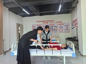 产业学院赋能，护理学院携手家政协会开展健康照护培训考评