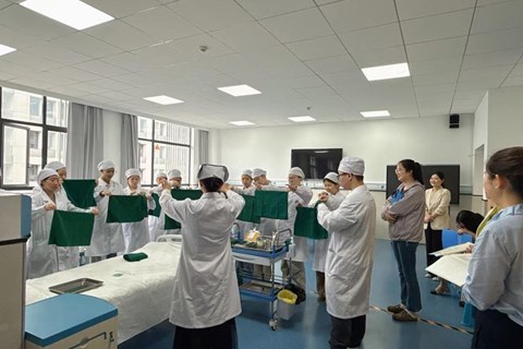 安化县人民医院临床教师走进益阳医专护理学院观摩教学、共研改革