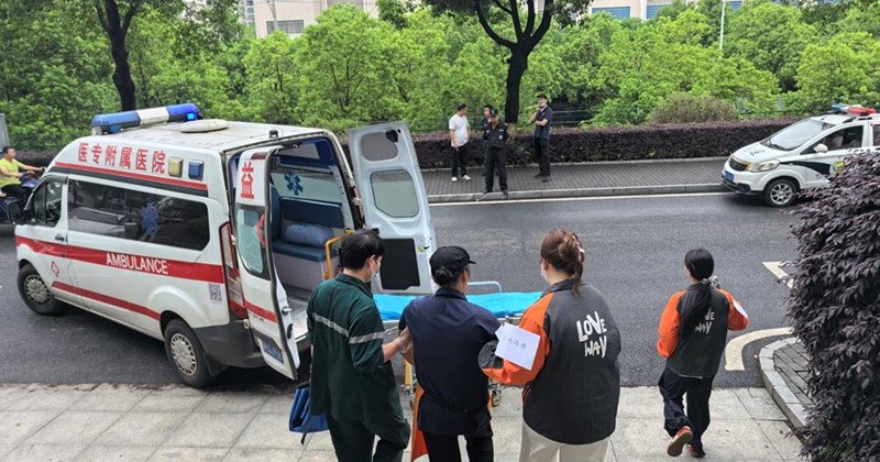 以练筑防 守护校园饮食安全 ——益阳医专后勤处组织一食堂开展食品安全应急演练