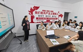 育镜社区｜一场开在宿舍楼下的“就业指导课”