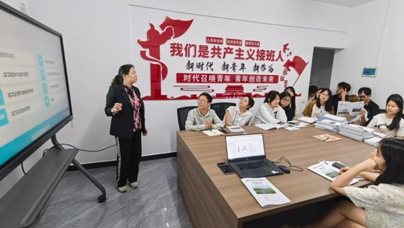 育镜社区｜一场开在宿舍楼下的“就业指导课”
