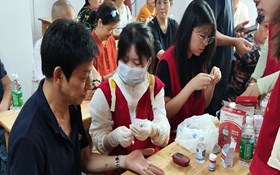 专业赋能“三下乡”：益阳医专学子用“双检”服务守护“一老一小”