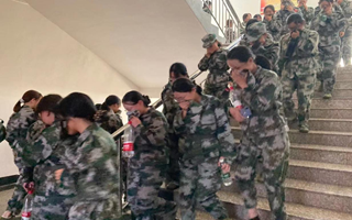 口腔医学系积极响应参与学校消防演练