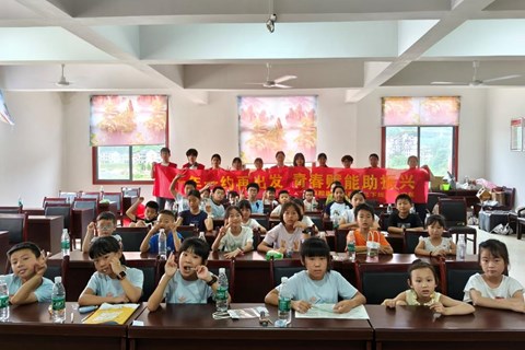 “牙小青”再赴大福：从大福坪到罗绕典，“七彩假期”的约定在延续