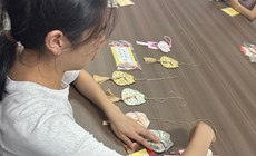 锦绣中秋，香寄医心　——口腔医学院开展非遗宋锦香包制作活动