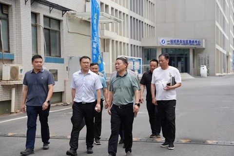 周奎、黄俊调研招生就业及校园服务保障工作