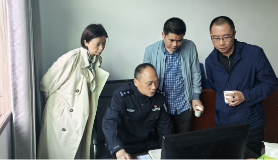 益阳市禁毒大队联合赫山区禁毒大队来我校开展易制毒危险化学品专项检查工作