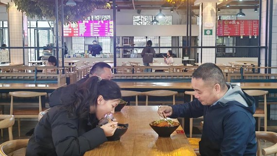 倾听心声 共话成长 校长喊你吃饭啦