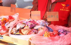 药香盈袖践节约 光盘打卡暖校园