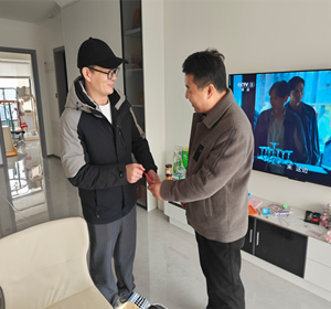 药院暖心事：书记带队慰问青年教师