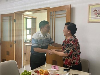 益阳医专开展　“七一”走访慰问活动 传递组织关怀温暖