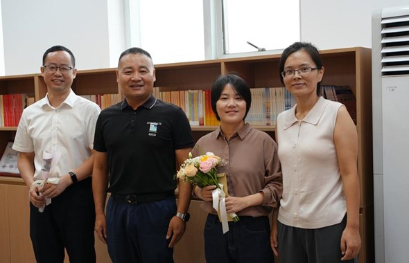 温情暖园丁 致敬筑梦人：校领导带队开展教师节走访慰问活动